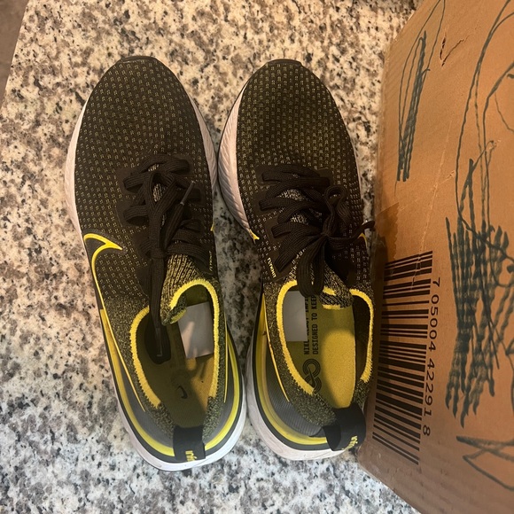 Nike React Infinity Run Flyknit 'Sonic Yellow' - Picture 5 of 5